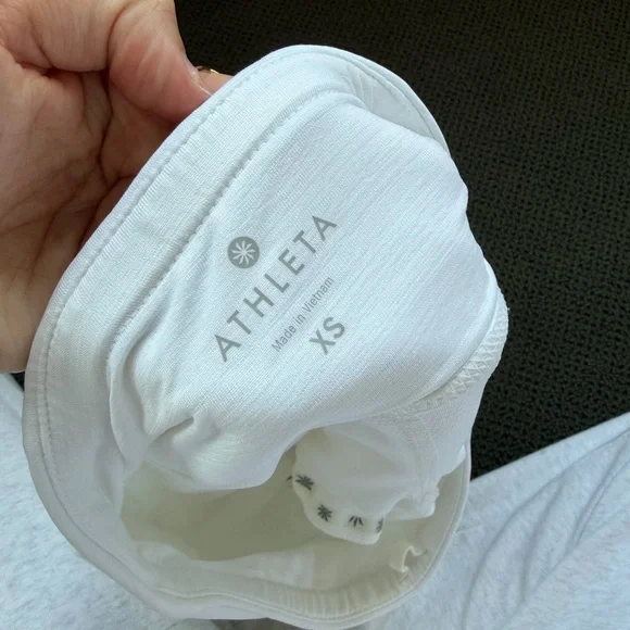 White Athleta XS ruffle skirt. Never worn. - Picture 2 of 3